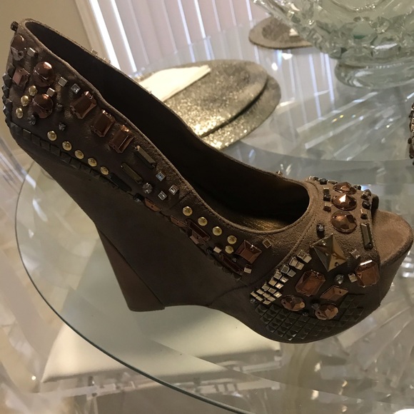Suede and stone wedge shoes - Picture 2 of 5
